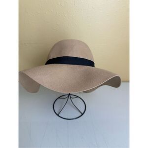 Cotton On  wide-brim floppy hat with a black band, 100% wool